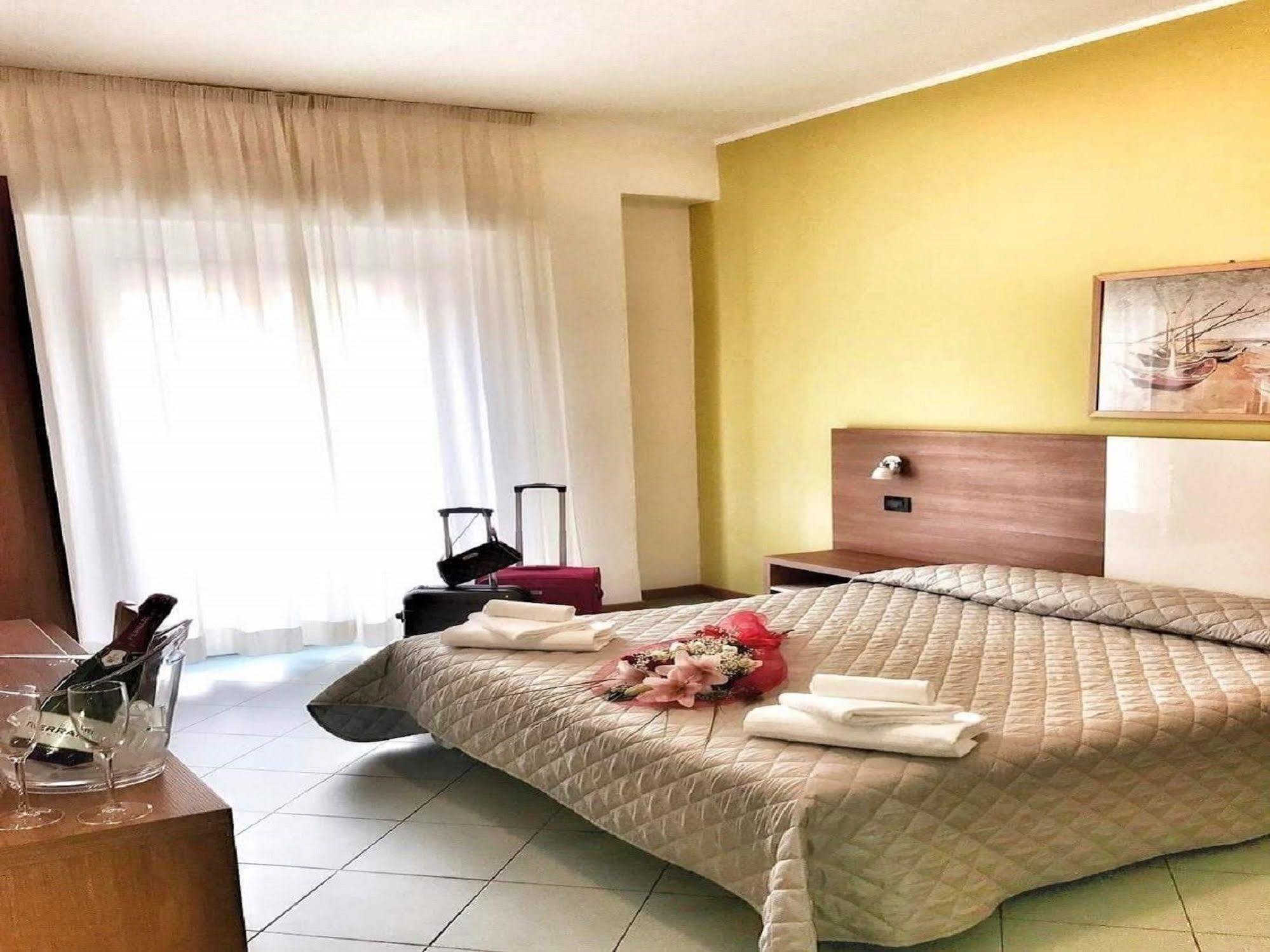 Hotel St Pierre Rimini Extérieur photo